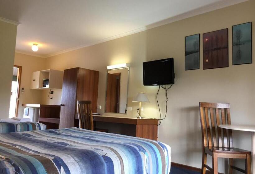 Семейный Номер, The Finley Palm Motor Inn