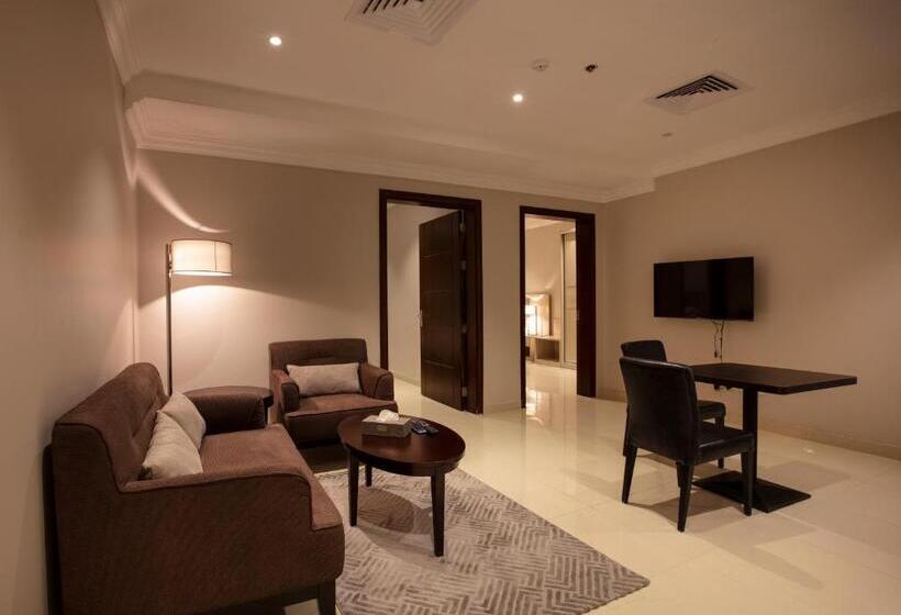 דירת שלושה חדרים, Somedays Hotel Suites