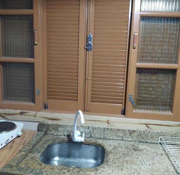 سوییت خانوادگی, Hospedaria Central   Hostel