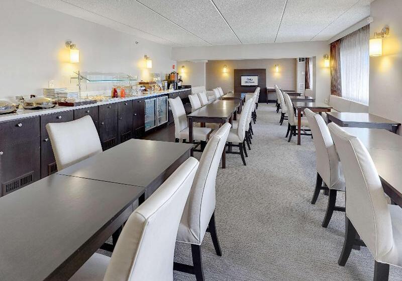 이그제큐티브 스위트 킹침대, Hilton Albany