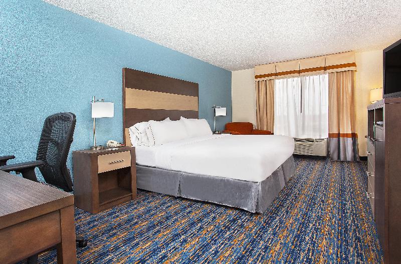 스탠다드 룸 킹사이즈 침대, Holiday Inn Express Berea, An Ihg
