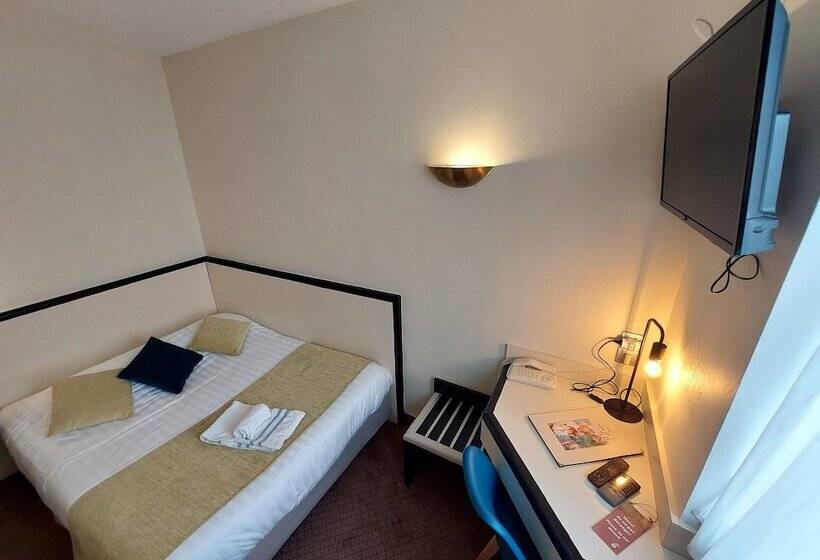 اتاق استاندارد یک نفره, Logis Hôtels   Hôtel Et Restaurant Le Lion D Or