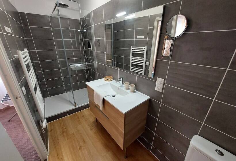 اتاق استاندارد, Logis Hôtels   Hôtel Et Restaurant Le Lion D Or
