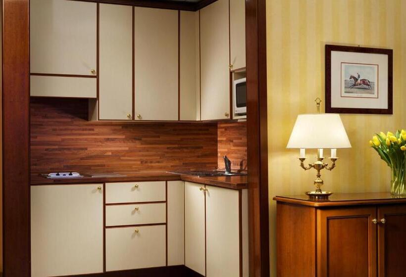 Студия Стандарт, UNA HOTELS Hotel & Residence Contessa Jolanda Milano