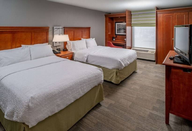 스탠다드 룸 더블 침대 2개, Hampton Inn Charlestondowntown