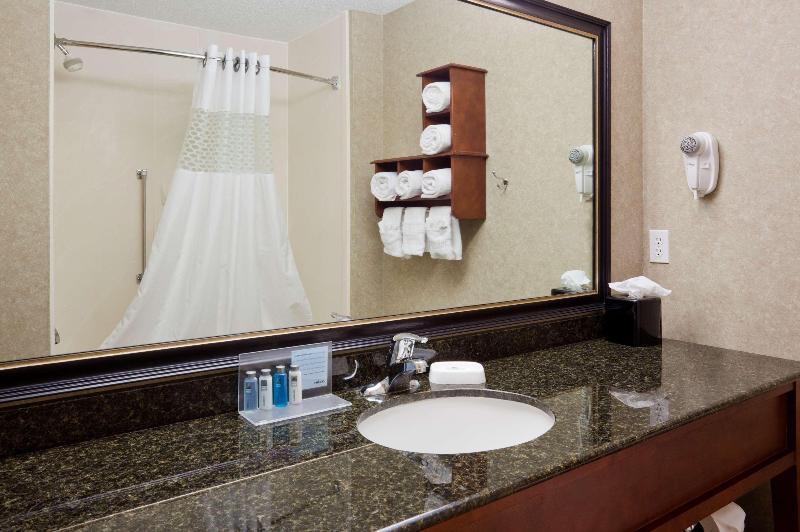 Стандартный Номер Кровать Кинг, Hampton Inn Mitchell