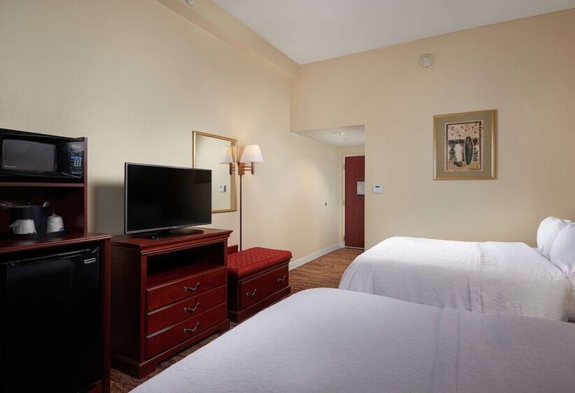스위트, Hampton Inn Shrewsbury