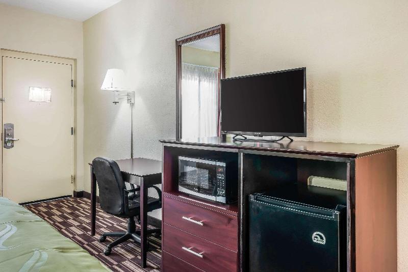 스탠다드 룸 킹사이즈 침대, Quality Inn
