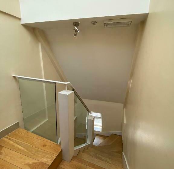 إستوديو قياسى, Seven Dials Studio