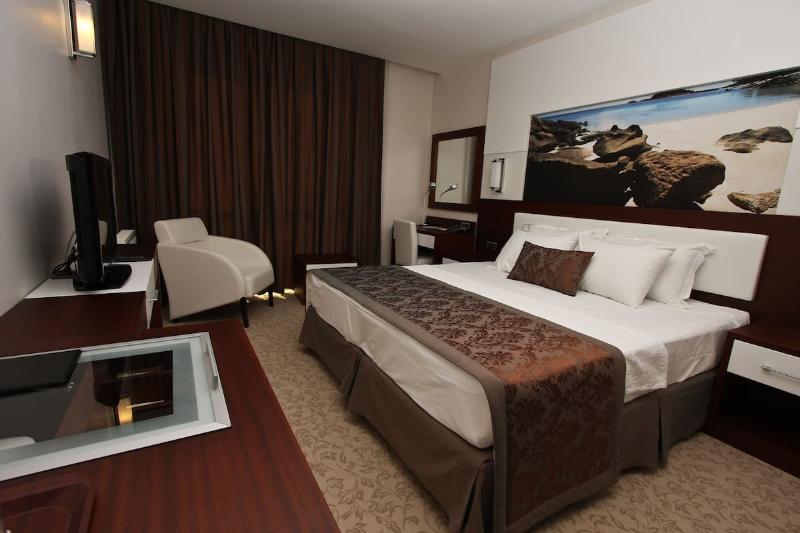 适合残疾人士使用的套间, Holiday Inn Express & Suites   Goodland I 70, An Ihg