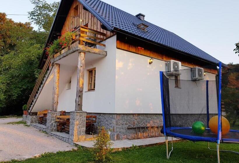 اتاق استاندارد سه نفره, Guest House Plitvice Waterfall