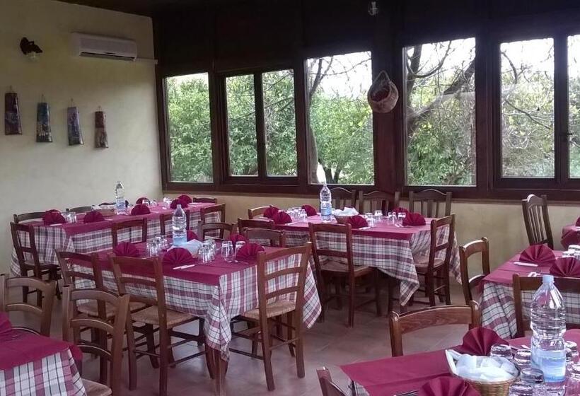 اتاق استاندارد چهار تخته, Agriturismo Aurea