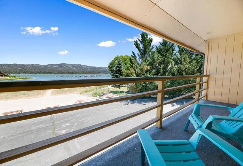 Pokój Czteroosobowy Standard, Big Bear Lake Front Lodge