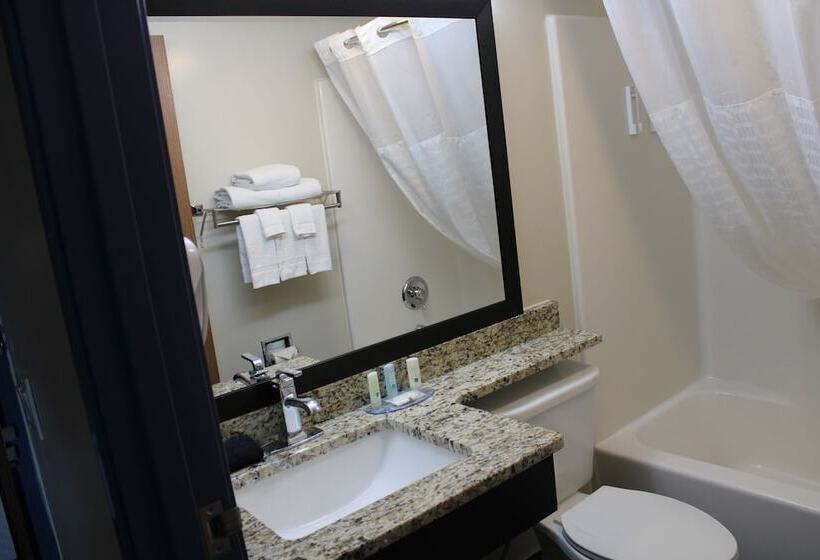 Люкс, Quality Inn