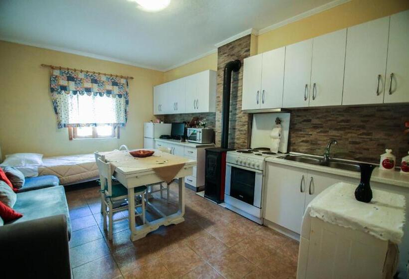 침실 2개 아파트, Bujtina Leon's Apartments