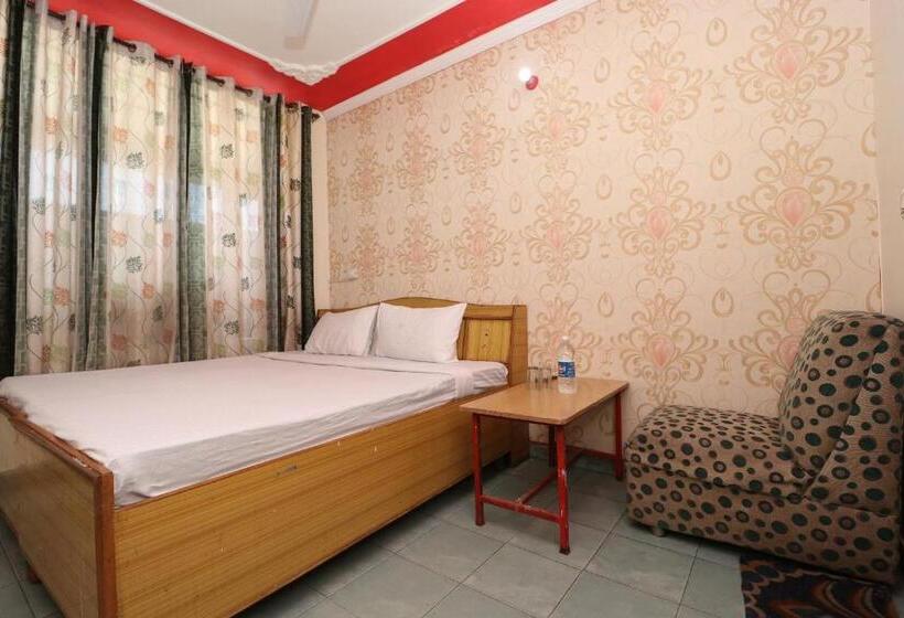 Трехместный Номер Классика, Spot On 39841  Indian Residency
