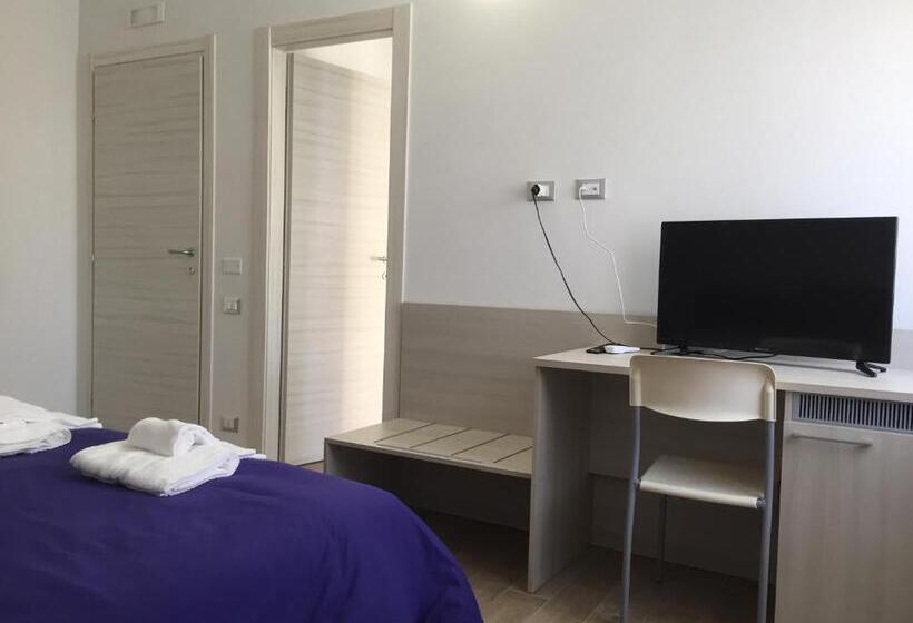 Трехместный Номер Комфорт, Il Viaggiatore Via Rimini Serapo