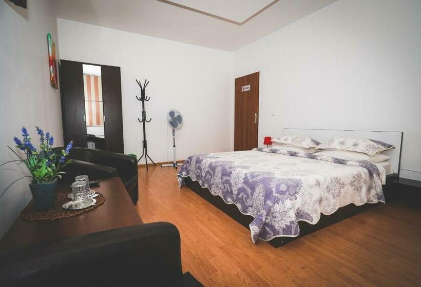 اتاق استاندارد با تخت بزرگ, Pensiunea Dolce