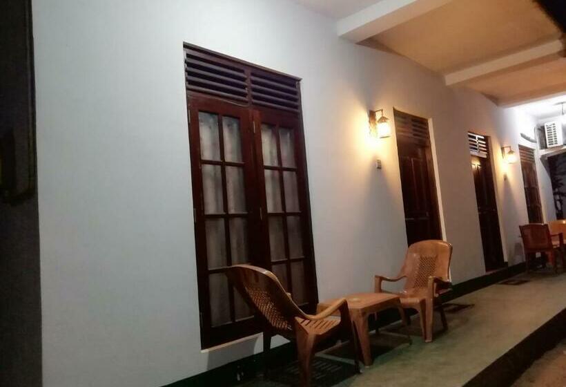 اتاق لوکس, Jungle Guest ,mirissa