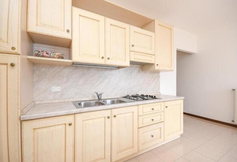 1 Bedroom Apartment Lake View, Residence Calap