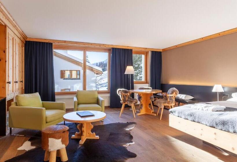 استودیوی استاندارد, Appartments Cervus