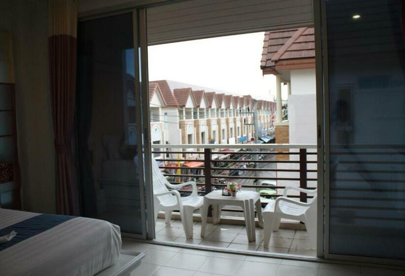 Номер Deluxe, Phuket Racha Kata Homestay
