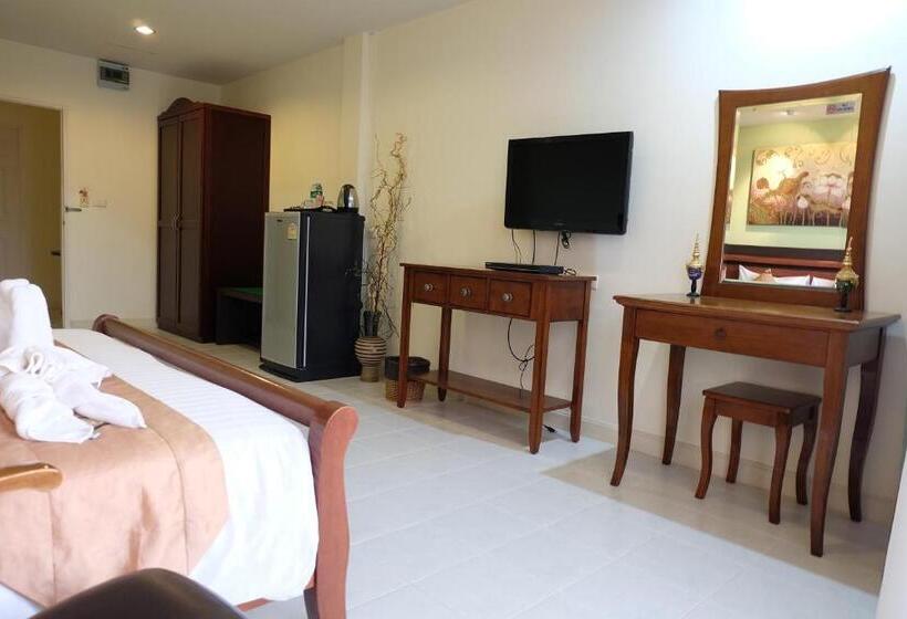Номер Стандарт с Балконом, Phuket Racha Kata Homestay