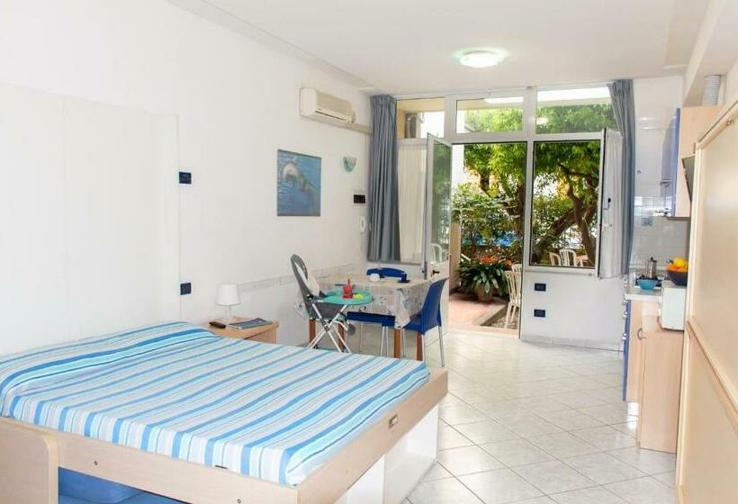 استودیو استاندارد با چشم‌انداز باغ, Residence Italia