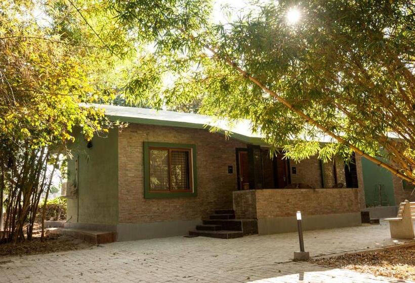 Номер Superior Кровать Кинг, Mc Resort Wildlife Resort Bandipur