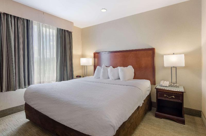 스위트 킹사이즈 침대, Mainstay Suites Airport