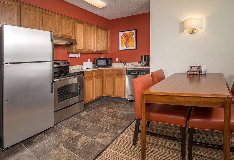 스위트, Sonesta Es Suites Charleston