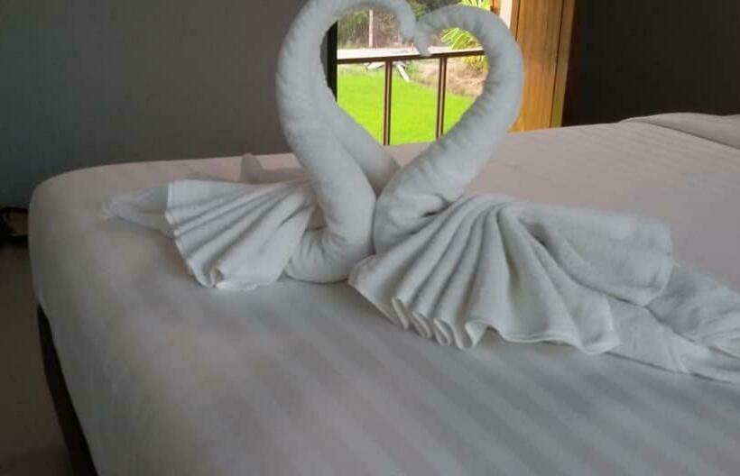 디럭스 룸, Plernsalaya Resort