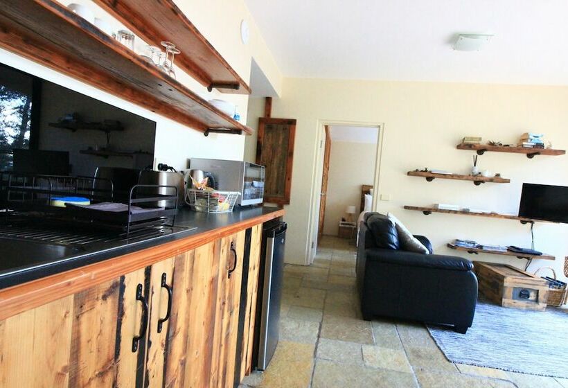Апартаменты 1 Спальня Нижний Этаж, Down To Earth Farm Retreat