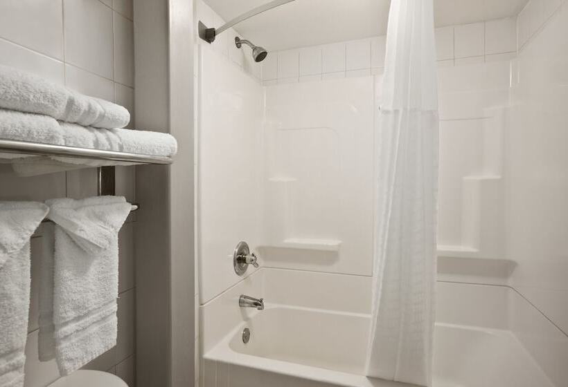Номер Стандарт 2 Двуспальные Кровати, Days Inn By Wyndham Philadelphia Convention Center