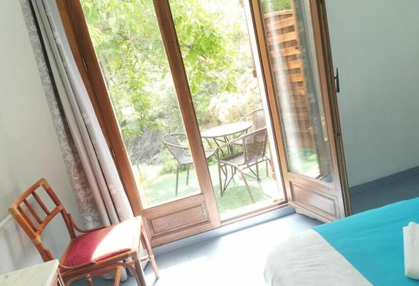 Трехместный Номер Superior, Auberge Du Riou