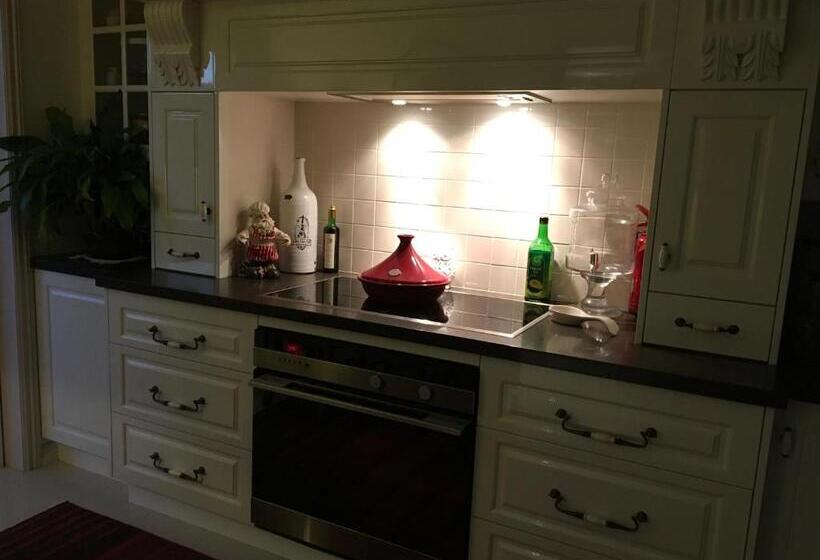 Люкс Deluxe Кровать Кинг, Bed And Breakfast