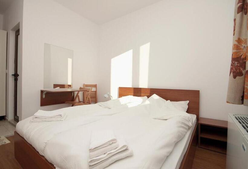 Номер Economy, Yan Bibiyan Guest House