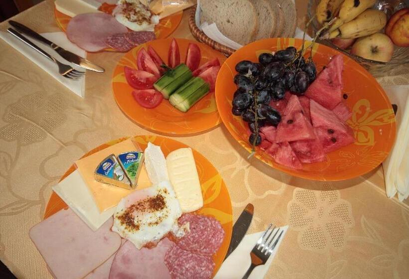 Четырехместный Номер Классик, Yan Bibiyan Guest House