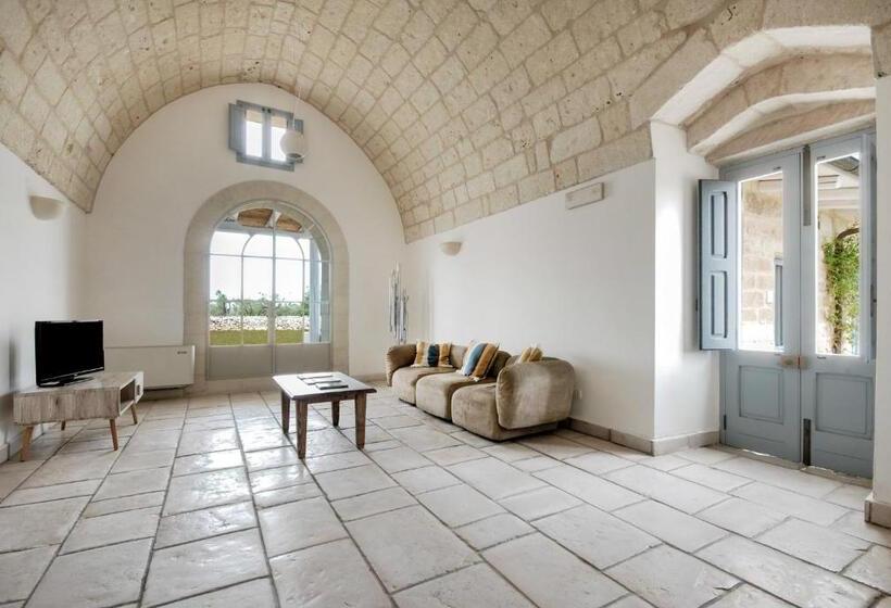 اتاق استاندارد سه نفره, Masseria Berzario