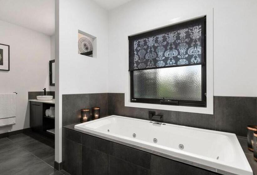 디럭스 스위트 킹 침대, Campania Spa Suite 3