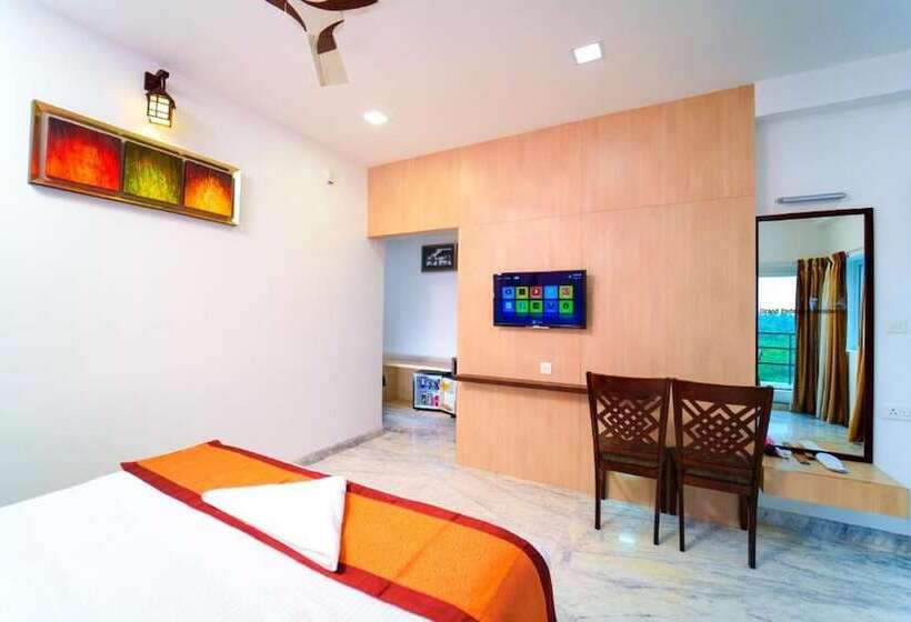 חדר דלוקס עם מרפסת, Grand Padappai Residency   Gpr