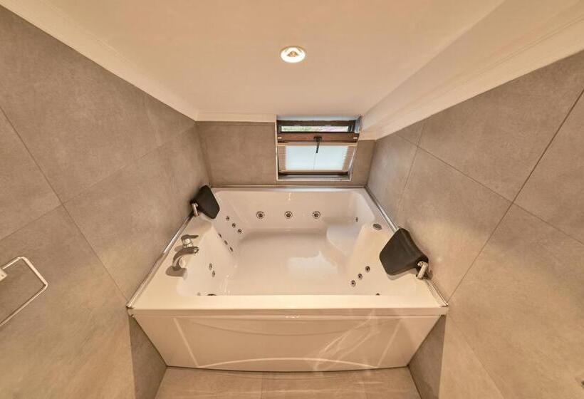 Deluxe Triple Room, Selini Hotel İstanbul Airport