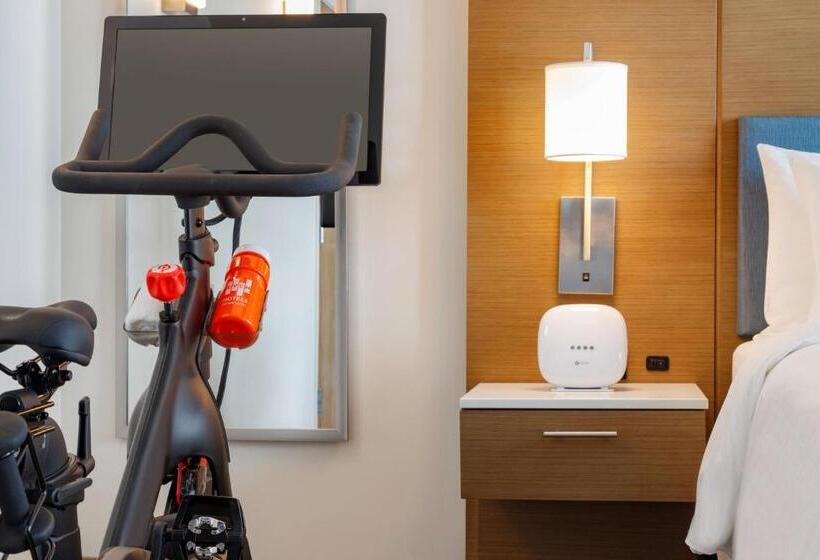 Люкс Кровать Кинг, Staybridge Suites Rochester   Mayo Clinic Area, An Ihg