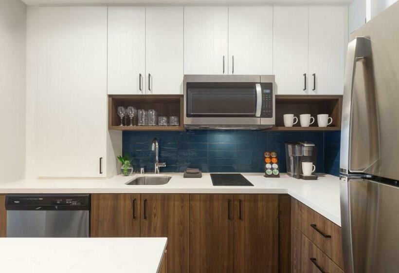 Люкс Кровать Кинг, Staybridge Suites Rochester   Mayo Clinic Area, An Ihg