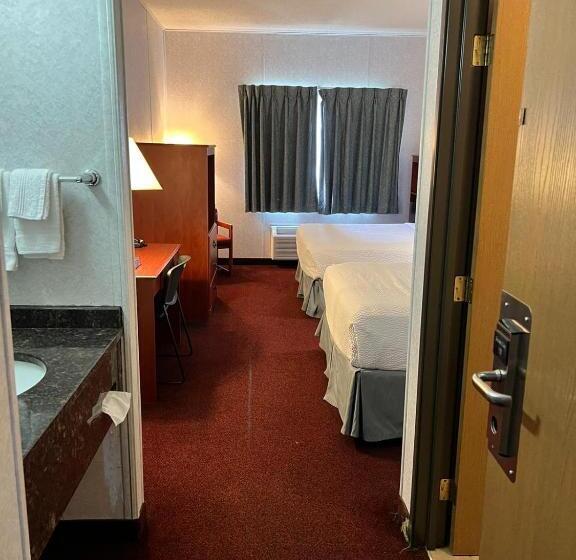 带2个双人床的标准工作室, Fairbridge Inn & Suites Williston