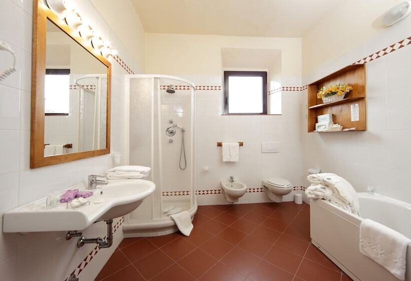 Люкс с Балконом, Relais Vignale & Spa