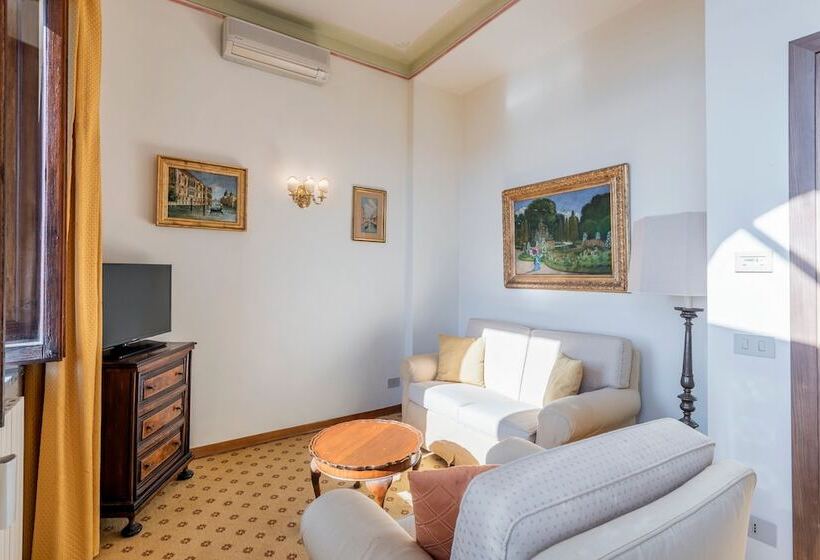 Люкс с Балконом, Relais Vignale & Spa