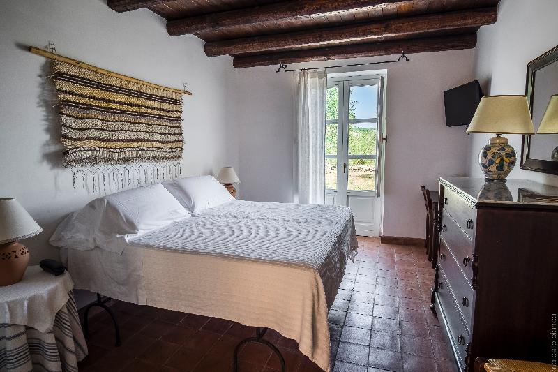 Классический Номер Вид на Сад, Relais Vignale & Spa