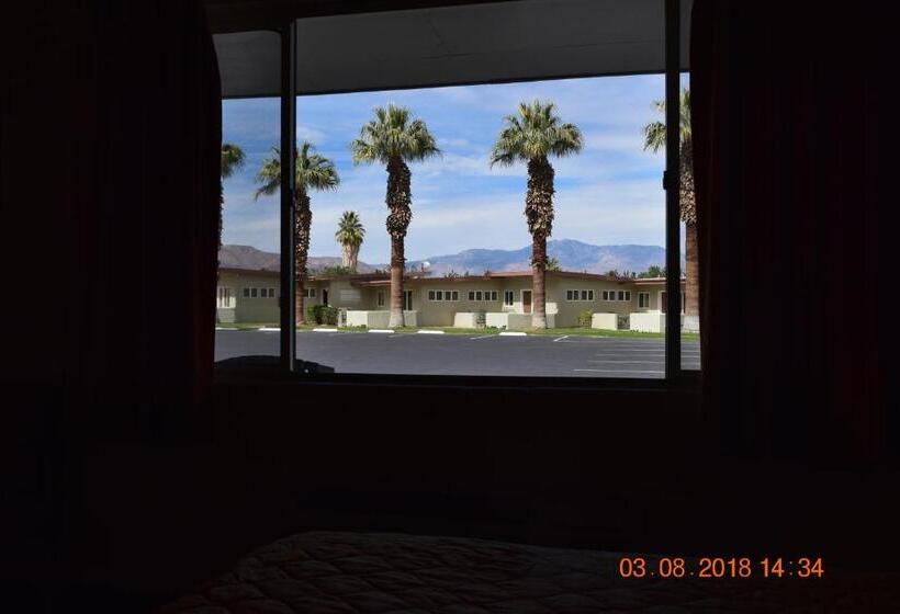스탠다드 룸 킹사이즈 침대, Stanlunds Inn And Suites