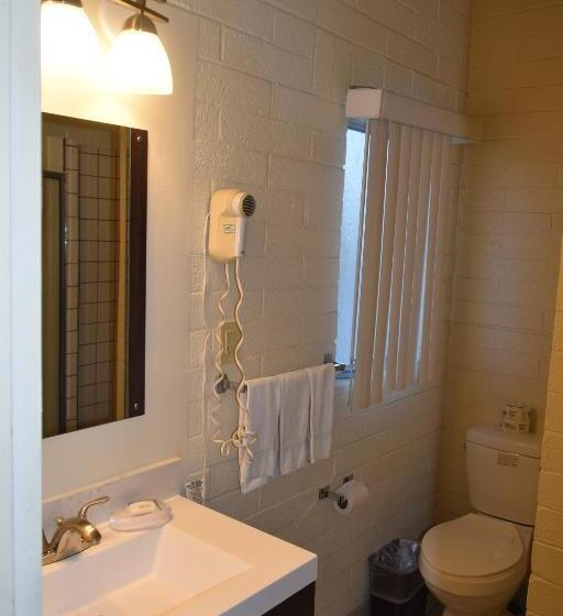 디럭스 룸, Stanlunds Inn And Suites